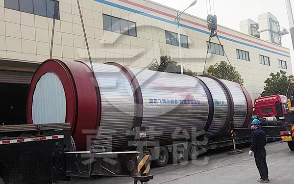 生活污泥干燥機吊裝現(xiàn)場 生活污泥干燥機吊裝現(xiàn)場